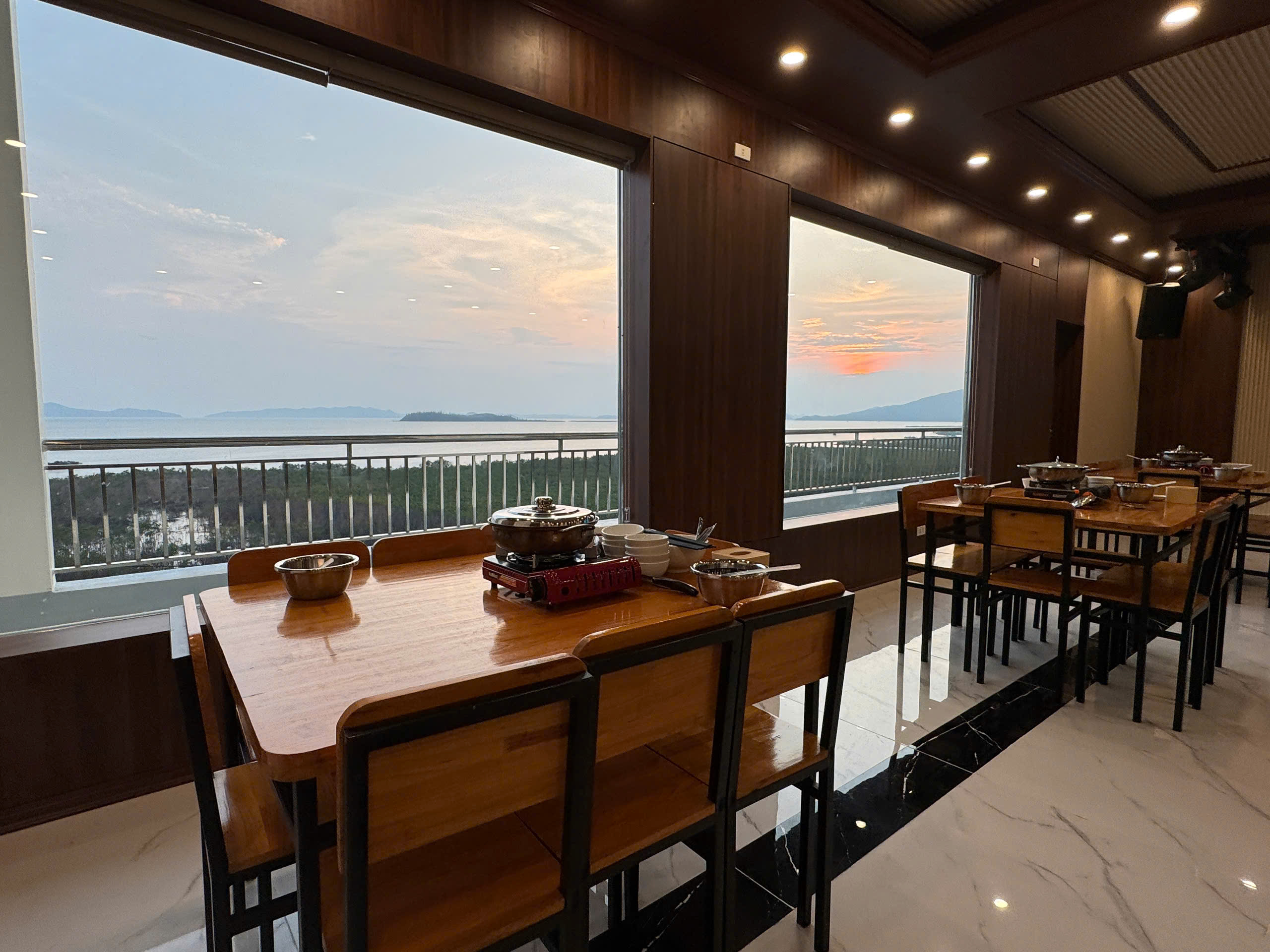 Hình ảnh Nhà Hàng 2026